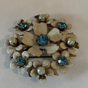 Vintage 1950s Enamel Flower Circle Brooch with Blue Rhinestones and Faux Pearls